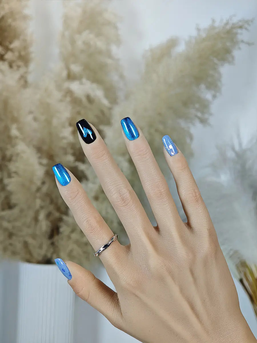Deep Sea Blue Heart Glitter Press On Nails – Sweet & Cool Design