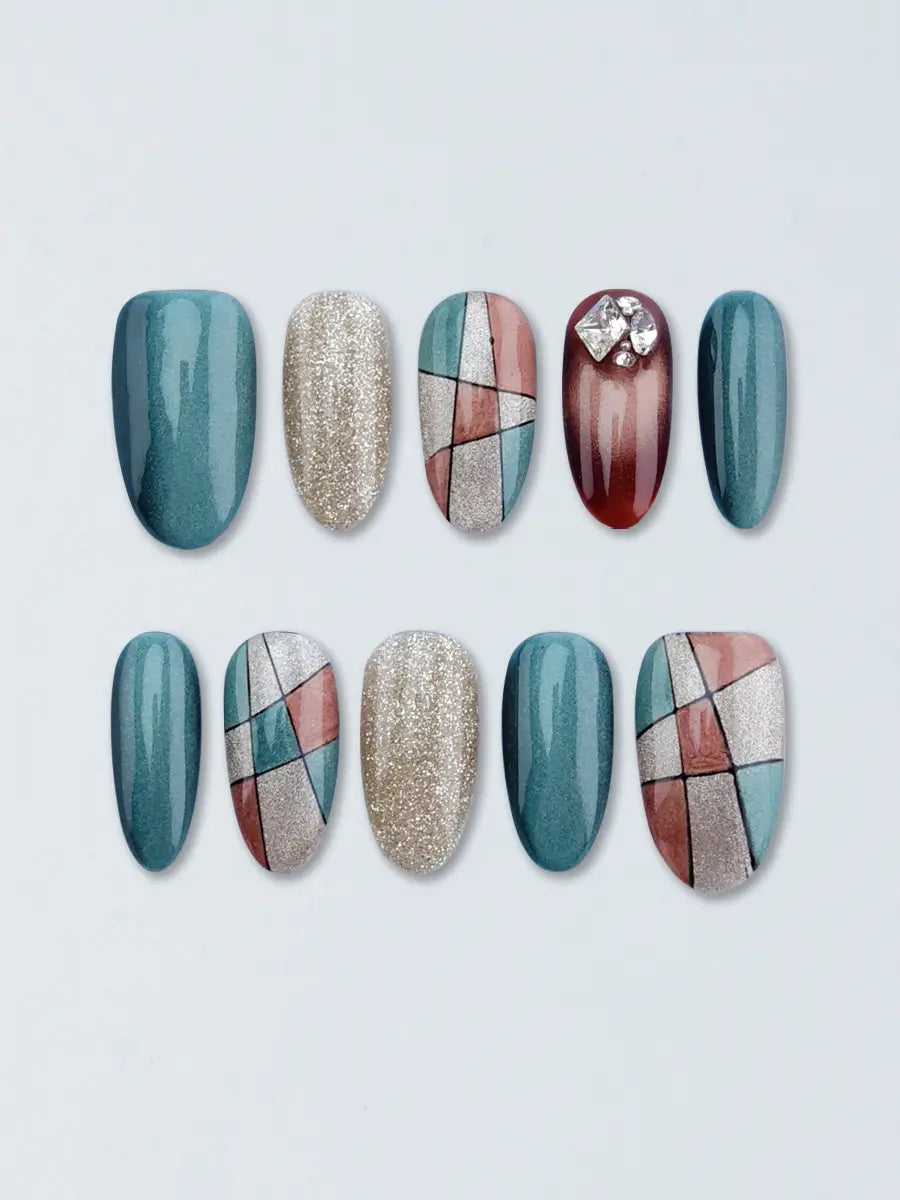 Vintage Emerald Geometric Glitter Nail Set – Retro Luxury Style