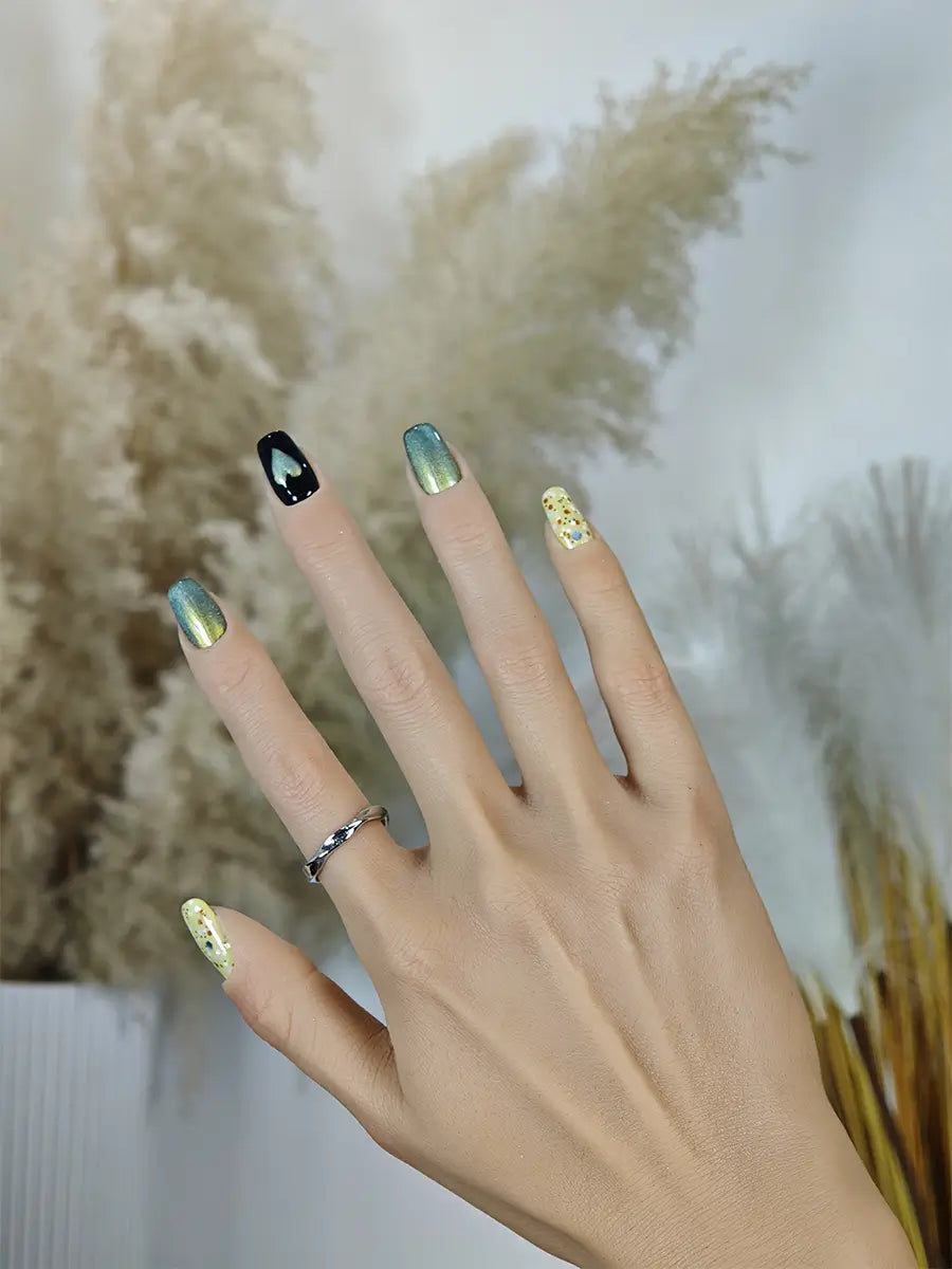Olive Gold Heart Glitter Press On Nails – Vintage Sweet & Stylish
