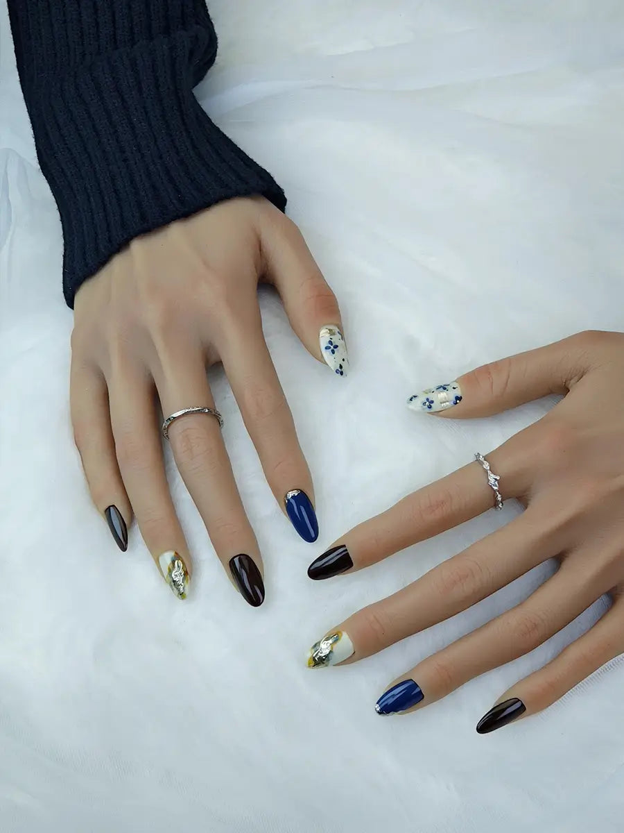 Blue White Hand-Painted Flower Press-On Nails – Artistic Medium Round