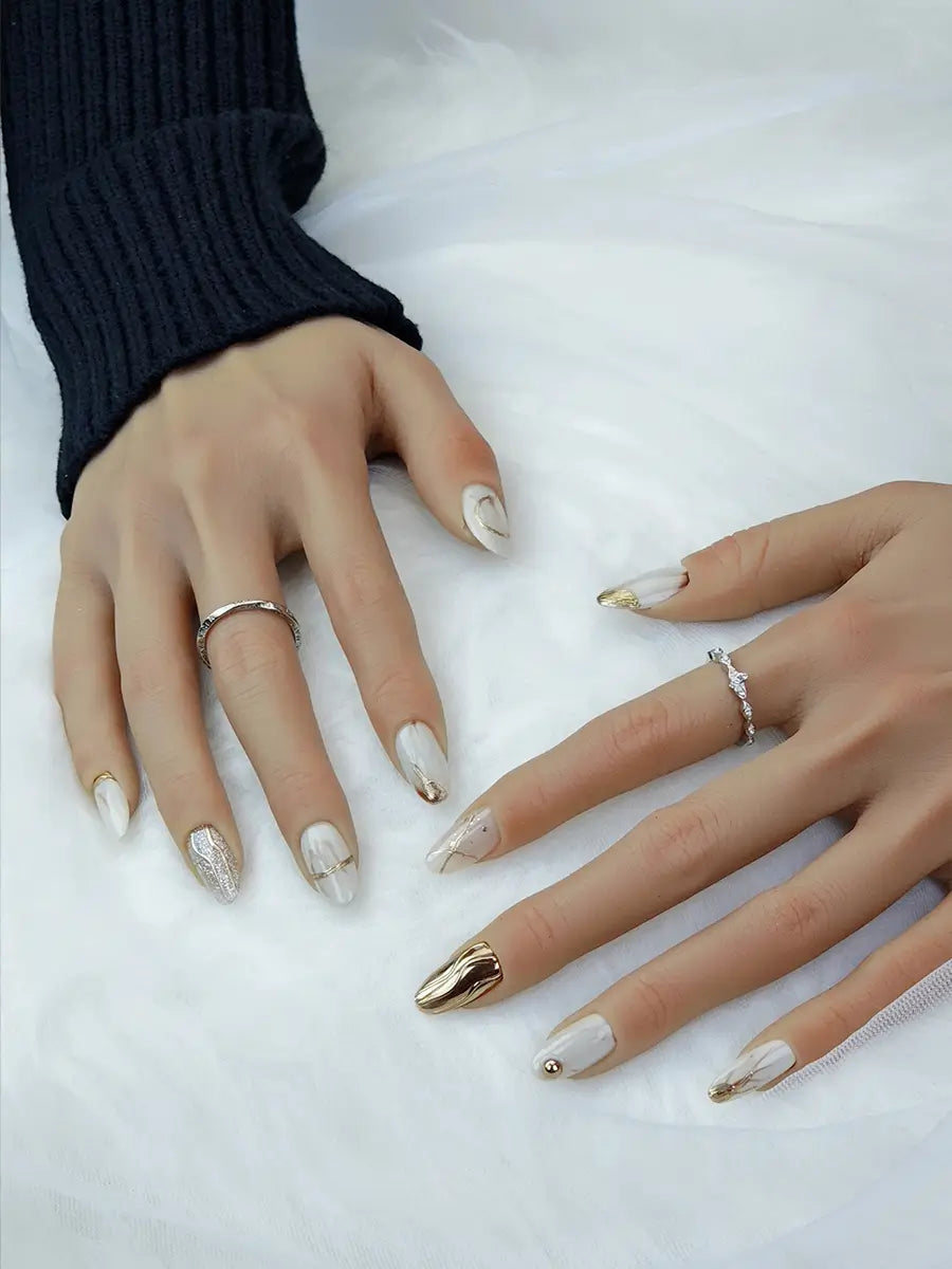 Ivory Artistic Gradient Luxury Press-On Nails – Medium Round Shape