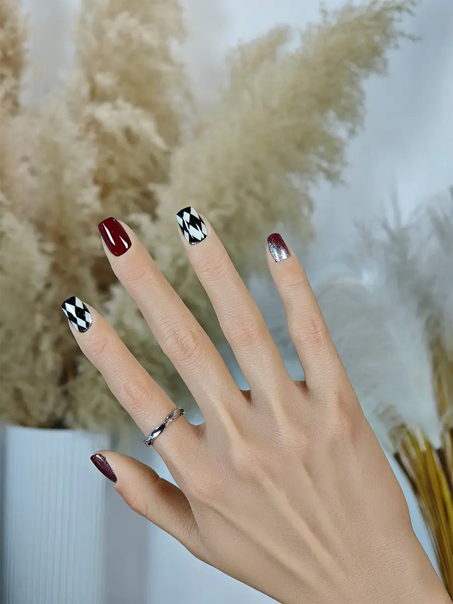 Red Ombre Checkered Nails   Short Coffin Fake Nails with Sparkle