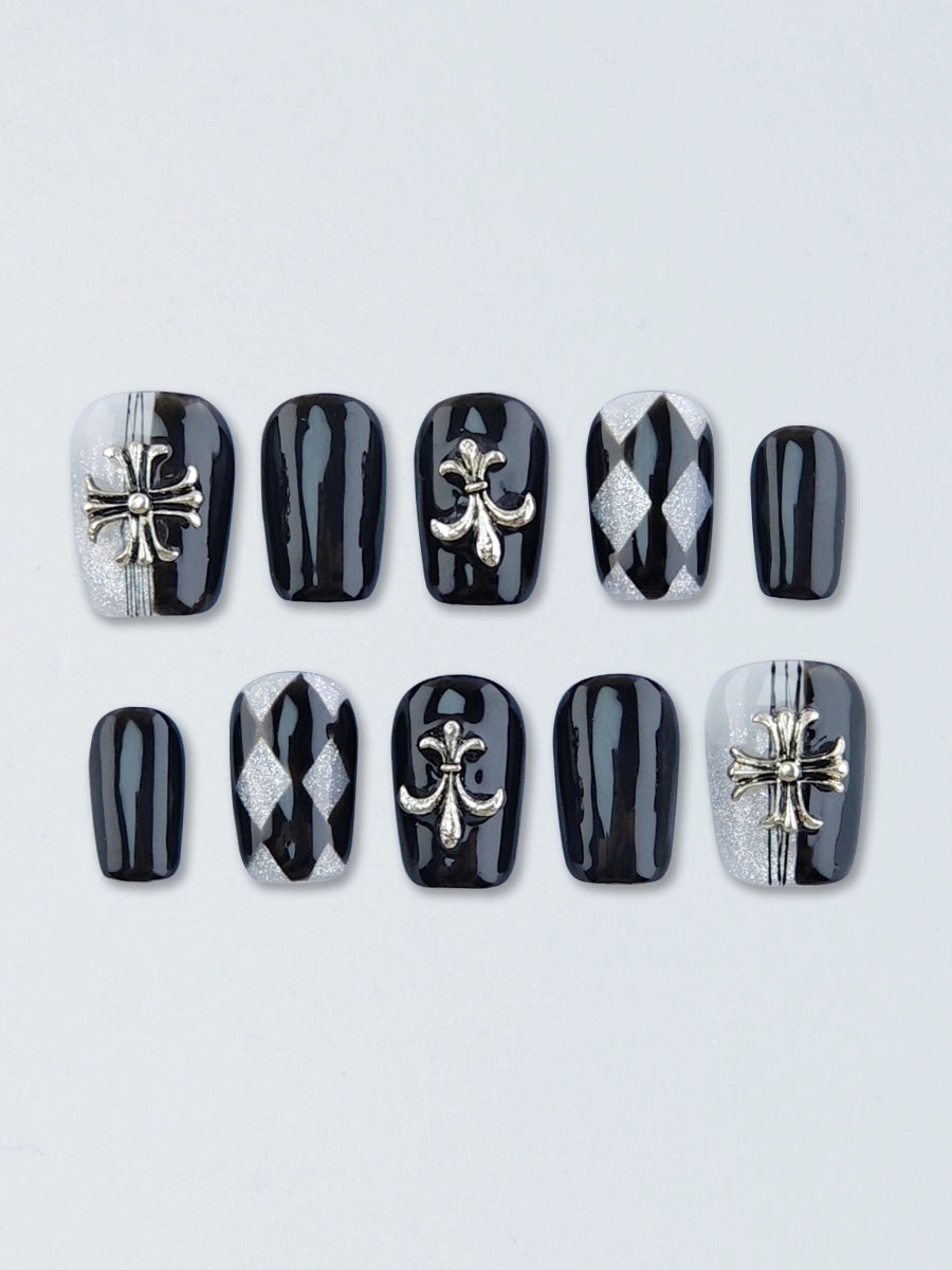 Baroque Grid Nails – Black & White Short Coffin Fake Nails