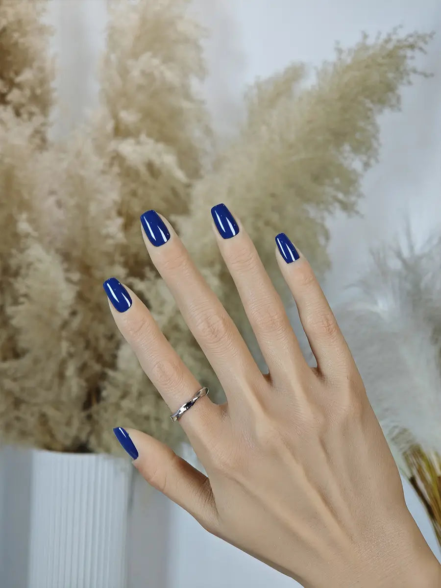 Classic Deep Blue Solid Press-On Nails – Timeless Elegance