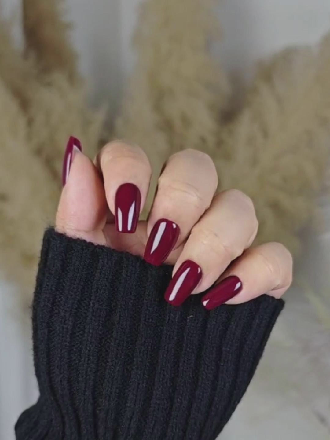 Classic Wine Red Solid Press-On Nails – Elegant Vintage Style