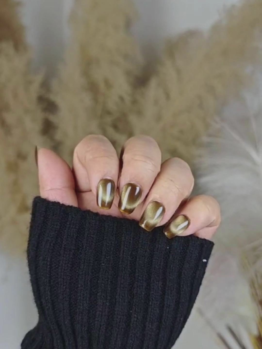 Olive Gold Gradient Cat Eye Press-On Nails – Vintage Chic