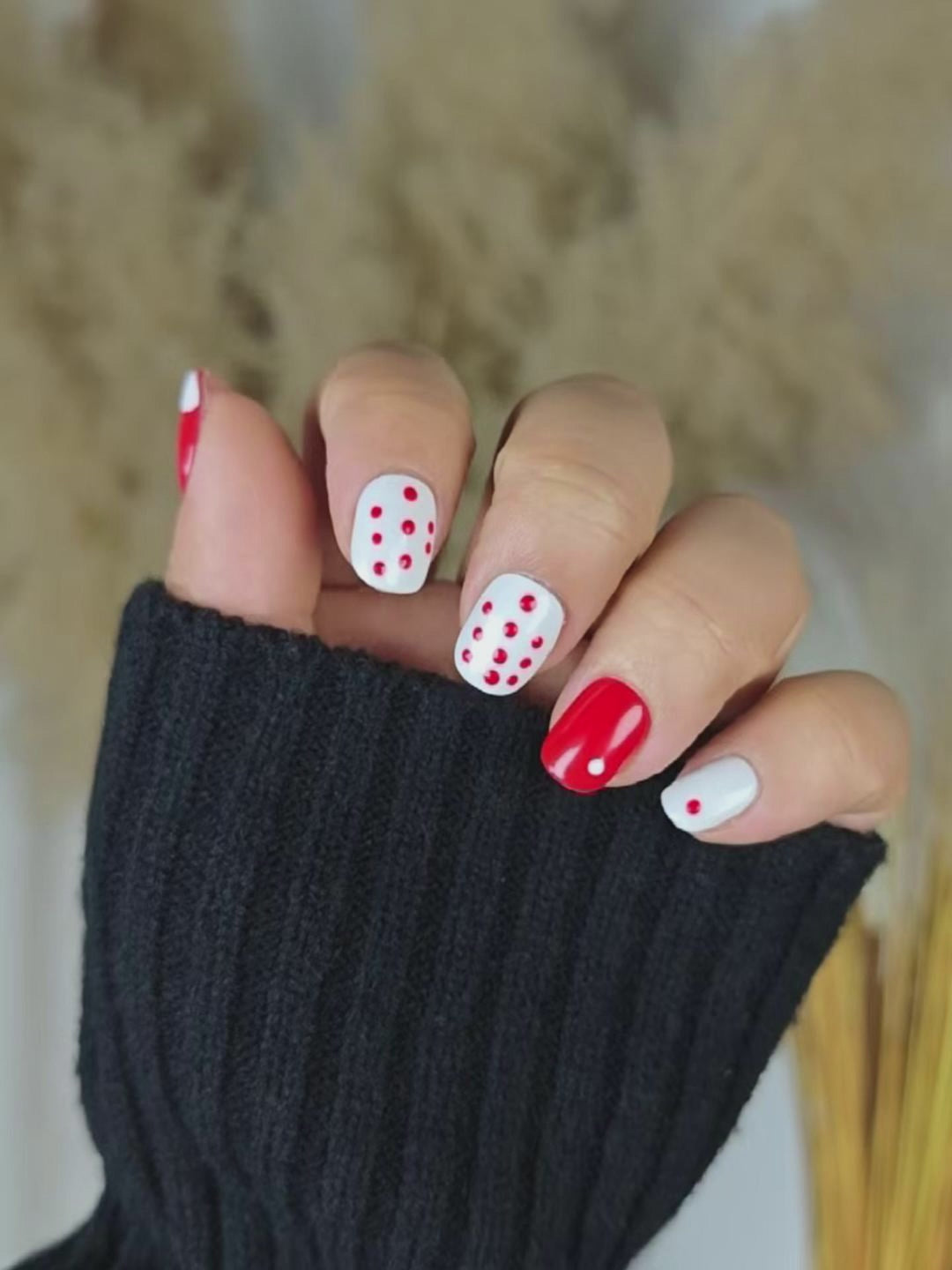 Red & White Polka Dot Retro Press-On Nails – Short Square