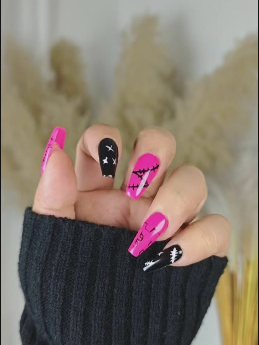 Black & Neon Pink Graffiti Press-On Nails – Dark Sweet Art Style