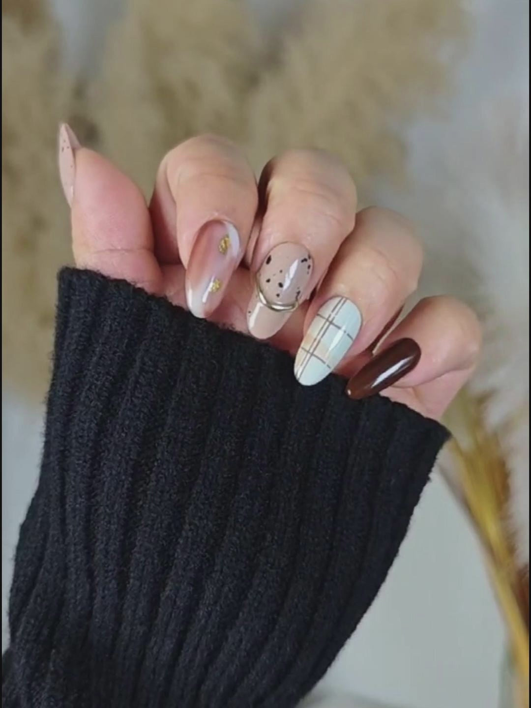 Warm Brown Plaid Luxury Press-On Nails – Medium Round Shape