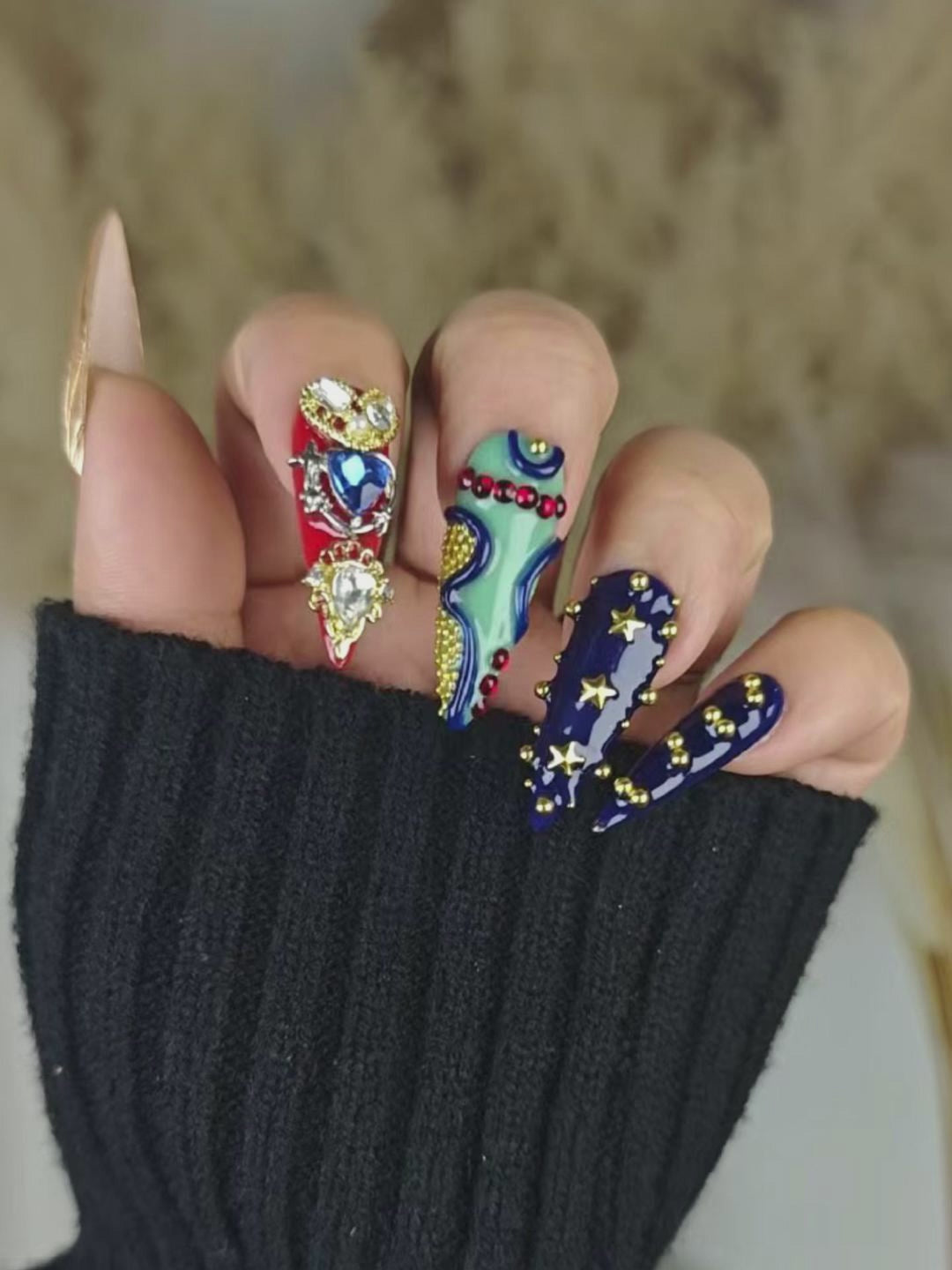 Luxurious Vintage Court Stiletto Press-On Nails – Gold, Red, Green & Blue
