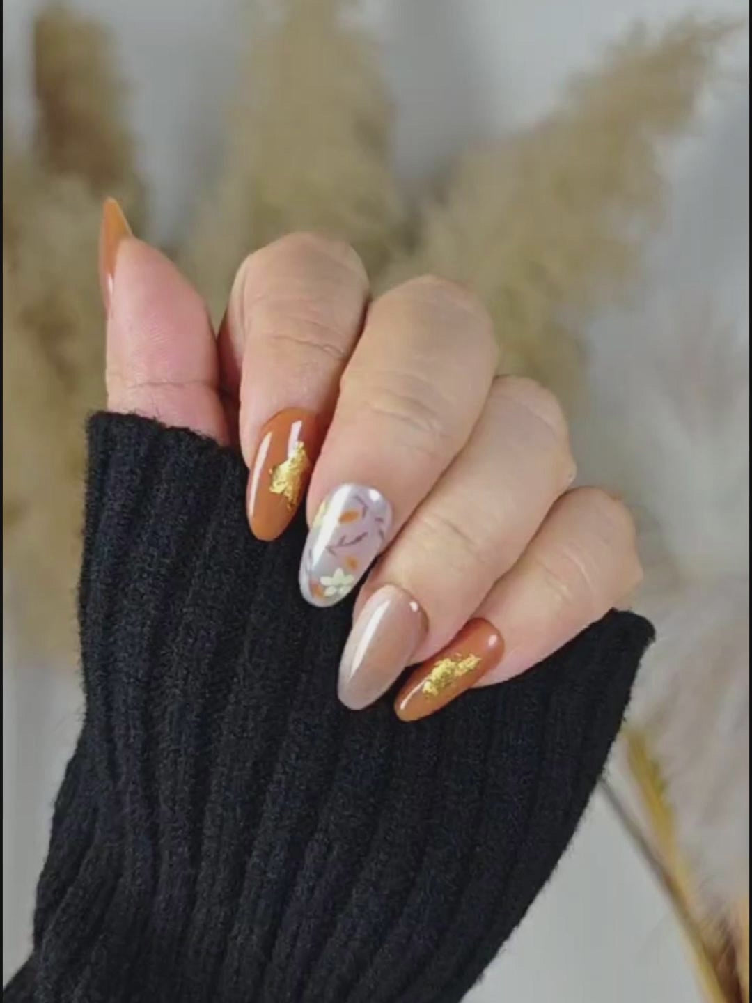 Orange Hand-Painted Floral Press-On Nails with Gold Foil – Medium Round