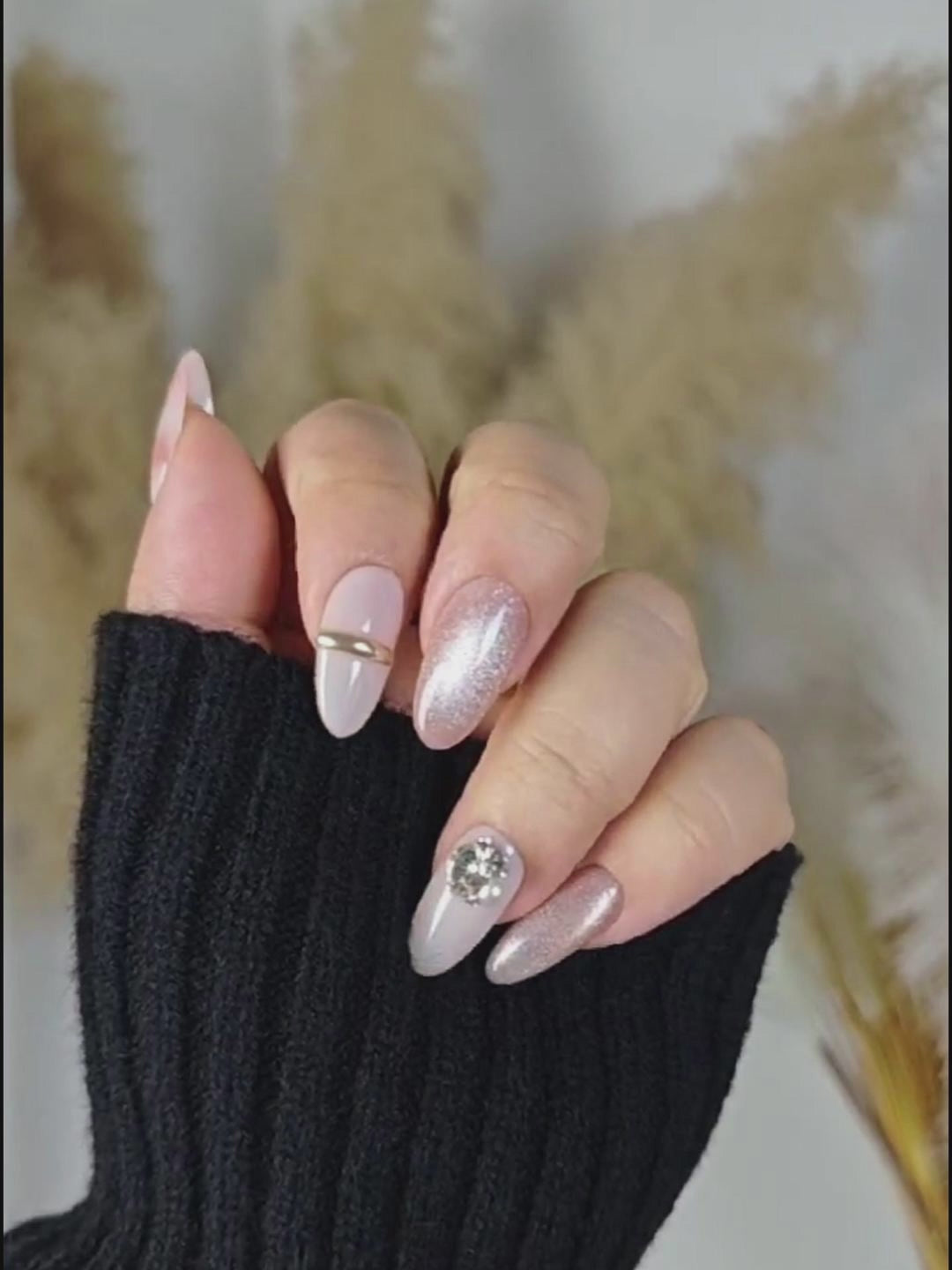 Blush Pink Ombre Press-On Nails with Metal & Rhinestone Accents – Medium Round